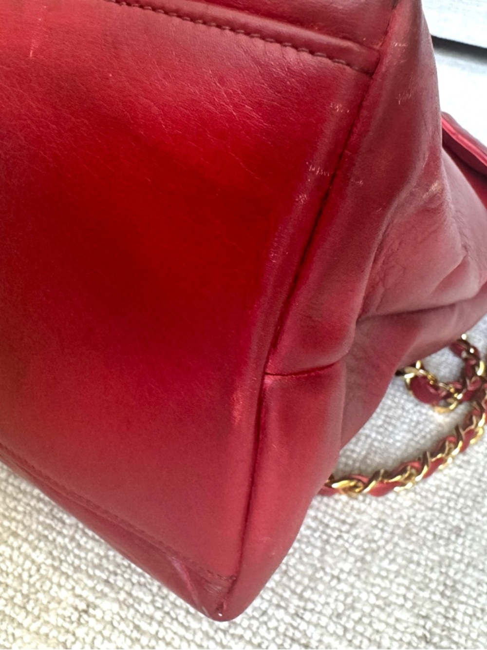 CHANEL Vintage Red Leather Chain Tote CC Charm 1 Series - Picture 13 of 16